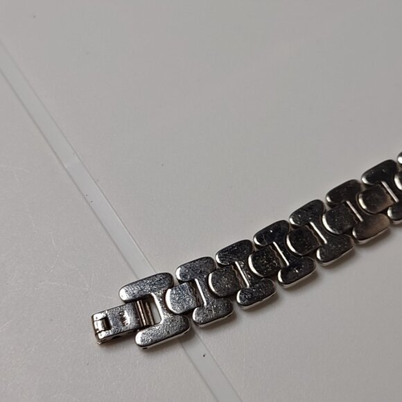 Two Tone Metal Band Timex Indiglo Watch With White Dial - Picture 10 of 14